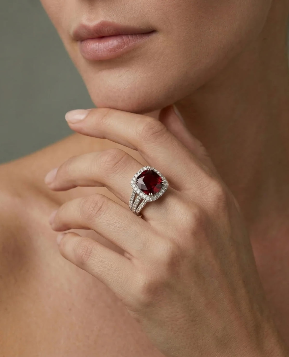 FAIRFAX & ROBERTS 1858 Manhattan Collection Malaya Garnet and Diamond Cocktail Ring