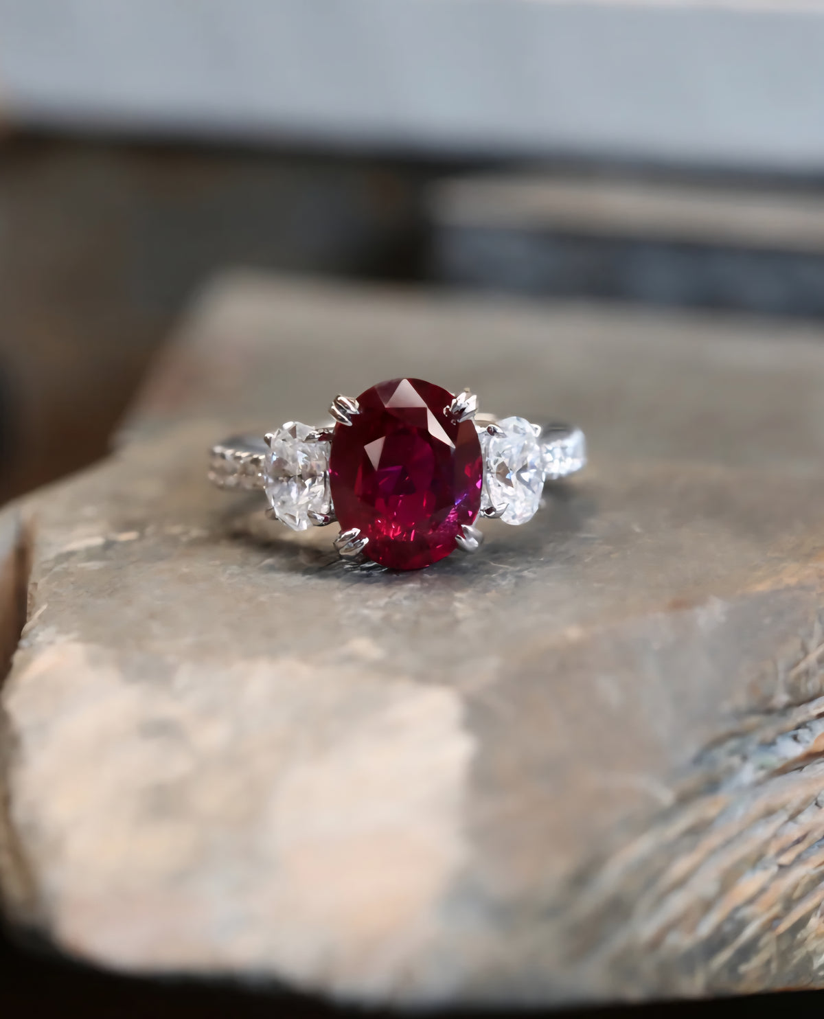FAIRFAX & ROBERTS 1858 PIGEON BLOOD MOZAMBIQUE RUBY, ARGYLE PINK & WHITE DIAMOND RING